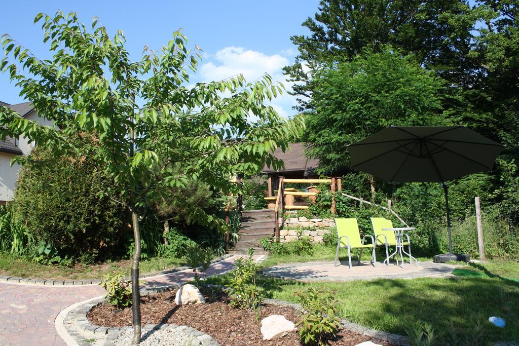 Apartament I Pokoje Goscinne U Lusi วีสวา ภายนอก รูปภาพ