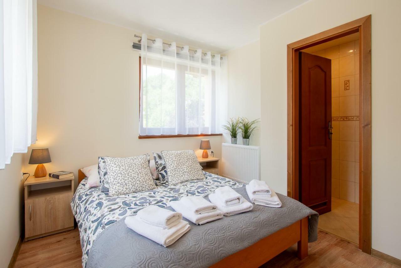 Apartament I Pokoje Goscinne U Lusi วีสวา ภายนอก รูปภาพ