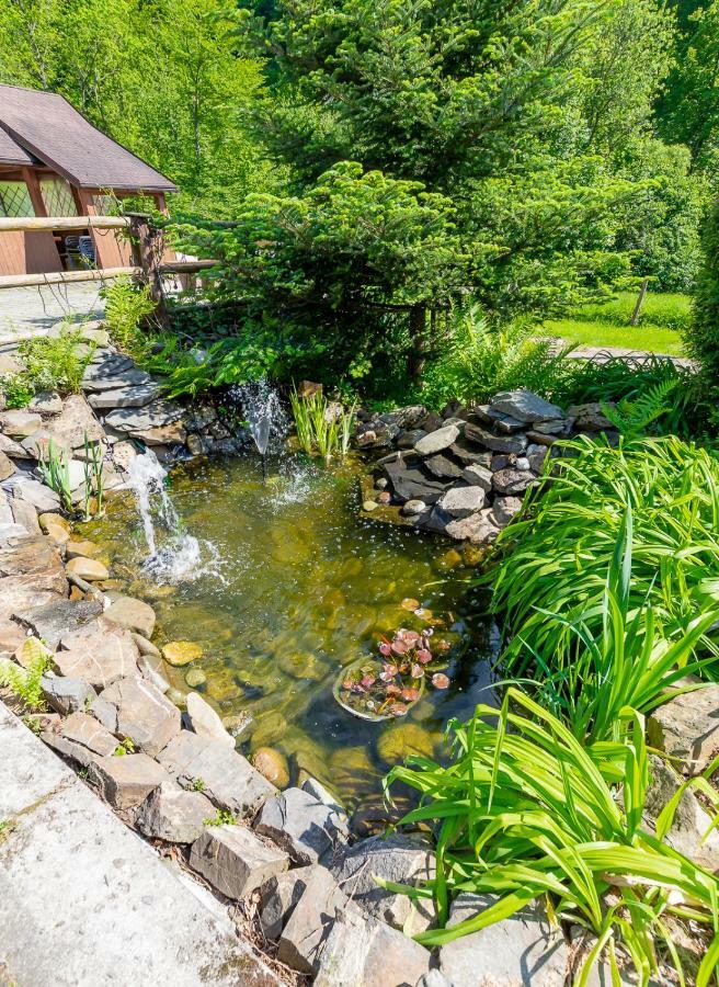Apartament I Pokoje Goscinne U Lusi วีสวา ภายนอก รูปภาพ