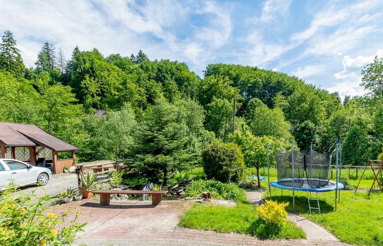 Apartament I Pokoje Goscinne U Lusi วีสวา ภายนอก รูปภาพ
