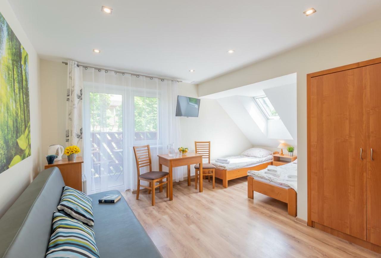 Apartament I Pokoje Goscinne U Lusi วีสวา ภายนอก รูปภาพ